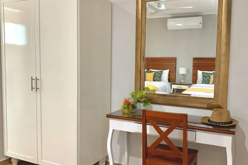 Villa Cerenata, Downtown,Few Steps From The Beach. Cozumel Apartment